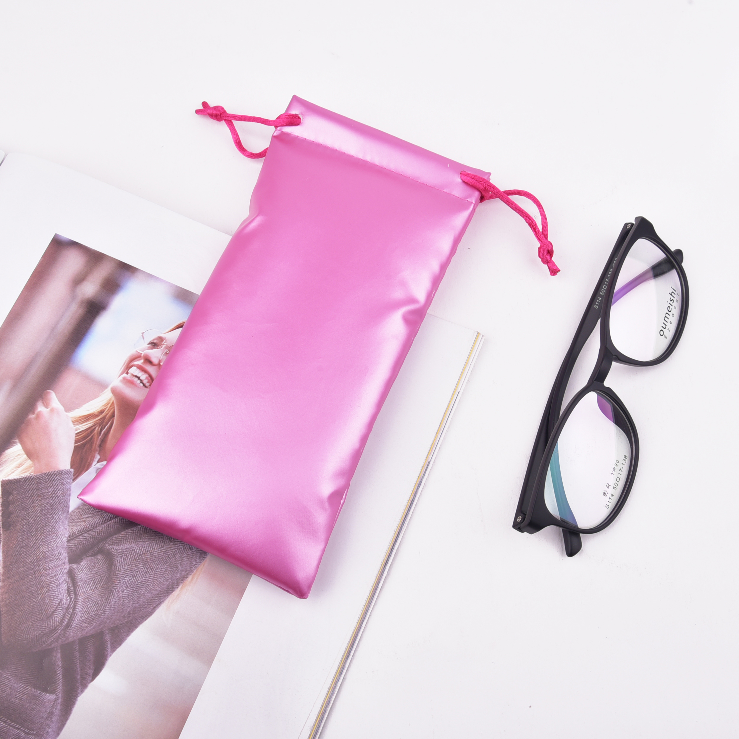Bolsa de plumón de color personalizado de fabricante profesional de alta calidad